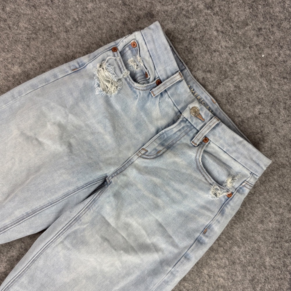 American Eagle Curvy Straight Jean Light Wash Distressed Raw Hem Size 00 Regular